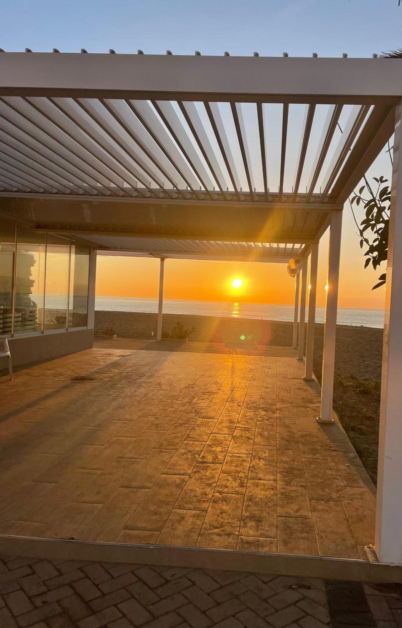 Nice Apartments 20 Meters From The Beach Фуeнхирола Екстериор снимка