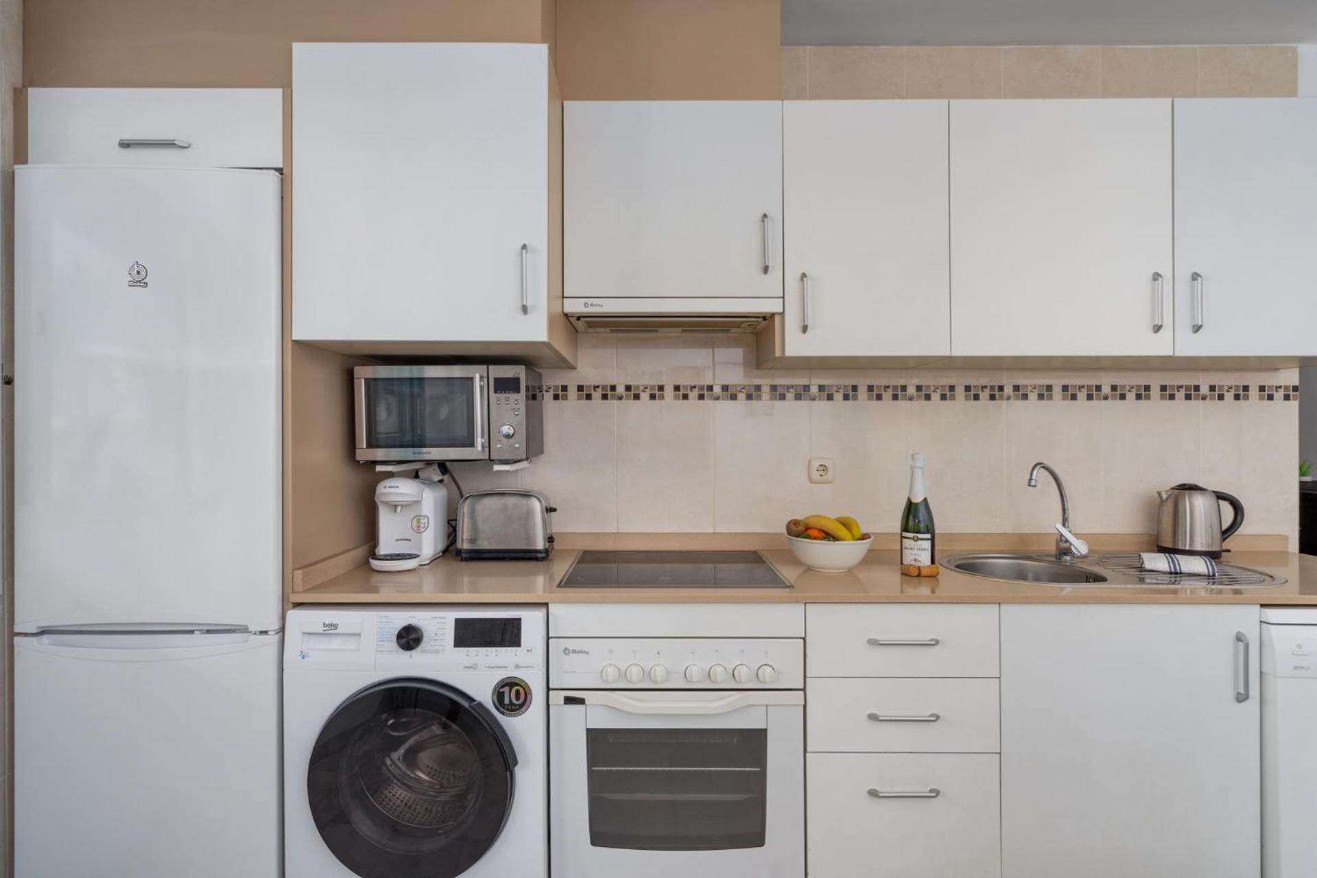 Nice Apartments 20 Meters From The Beach Фуeнхирола Екстериор снимка